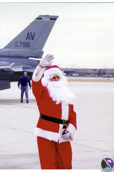 santa arrives 06