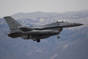 aviano february 04  2012 nickel11 f 16cm 87 0350 555thfs 31stfw aviano ab  italy rtb from zaragoza tdy