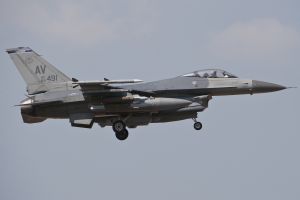 aviano april 02 2011 viper37 f 16cm 88 0491 510thfs 31stfw aviano ab italy aviano april 02 2011 viper37 f 16cm 88 0491 510thfs 31stfw aviano ab italy