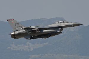 aviano august 21 2011 oup105 f 16cm 90 0806 77thfs 20thfw shaw afb sc take off pm mix aviano august 21 2011 oup105 f 16cm 90 0806 77thfs 20thfw shaw afb sc take off pm mix