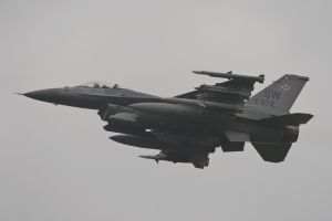 aviano june 05 2011 lucky35 f 16cm 91 0372 77thfs 20thfw shaw afb south carolina night mix with rain aviano june 05 2011 lucky35 f 16cm 91 0372 77thfs 20thfw shaw afb south carolina night mix with rain
