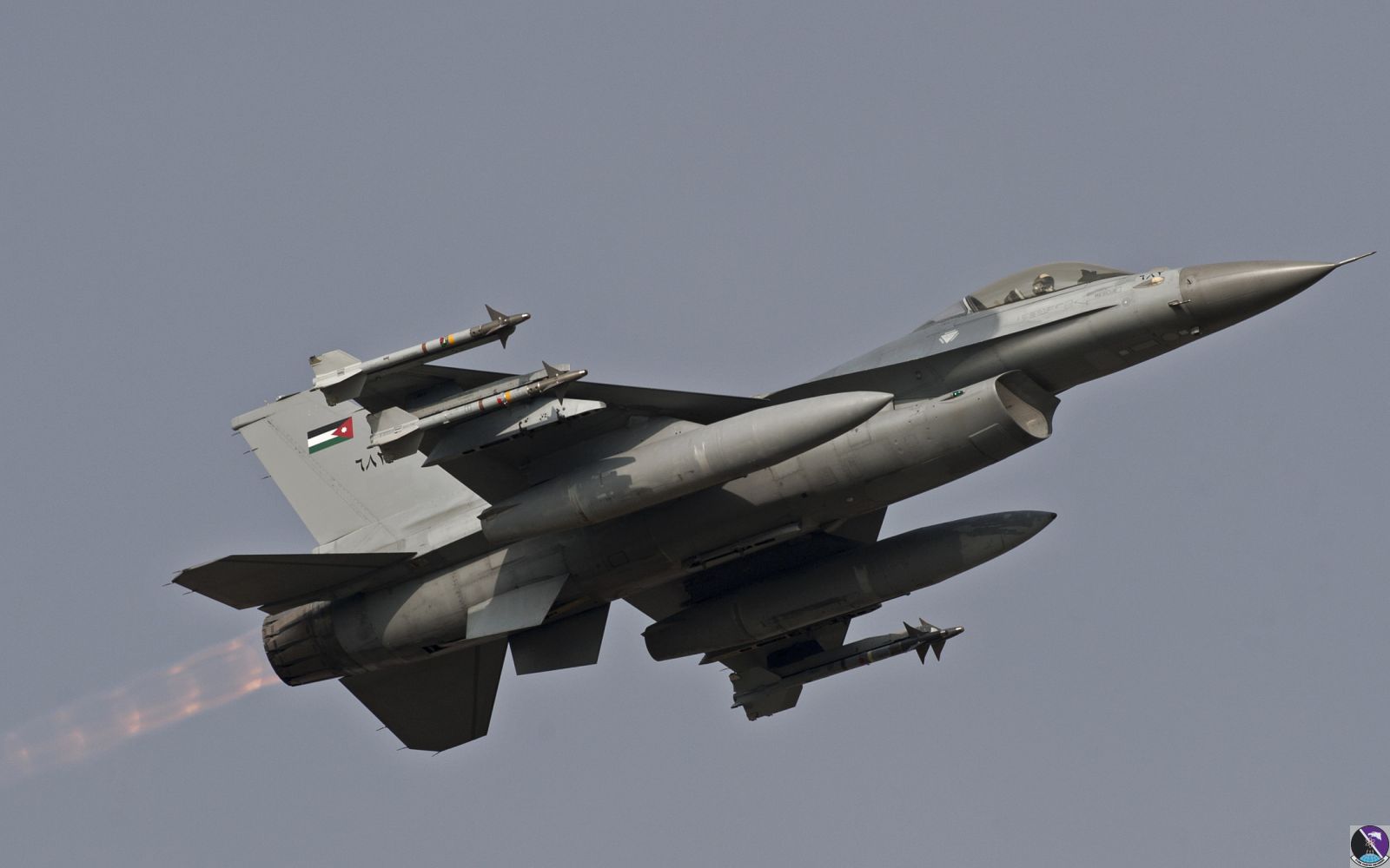 aviano october 30  2011 lion03 f 16a 682 6thsquadron al azraq ab  jordan rtb home end of operations