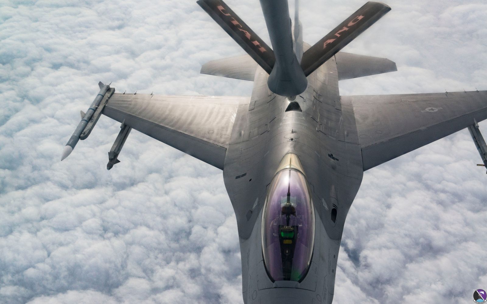 F-16 pilots, KC-135 crews team for mid-air refueling training