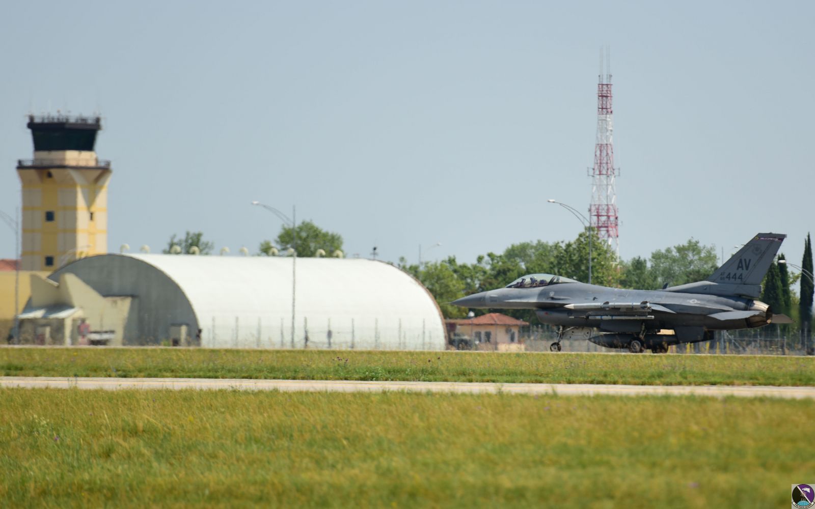 F-16 Fighting Falcon prepares for flight