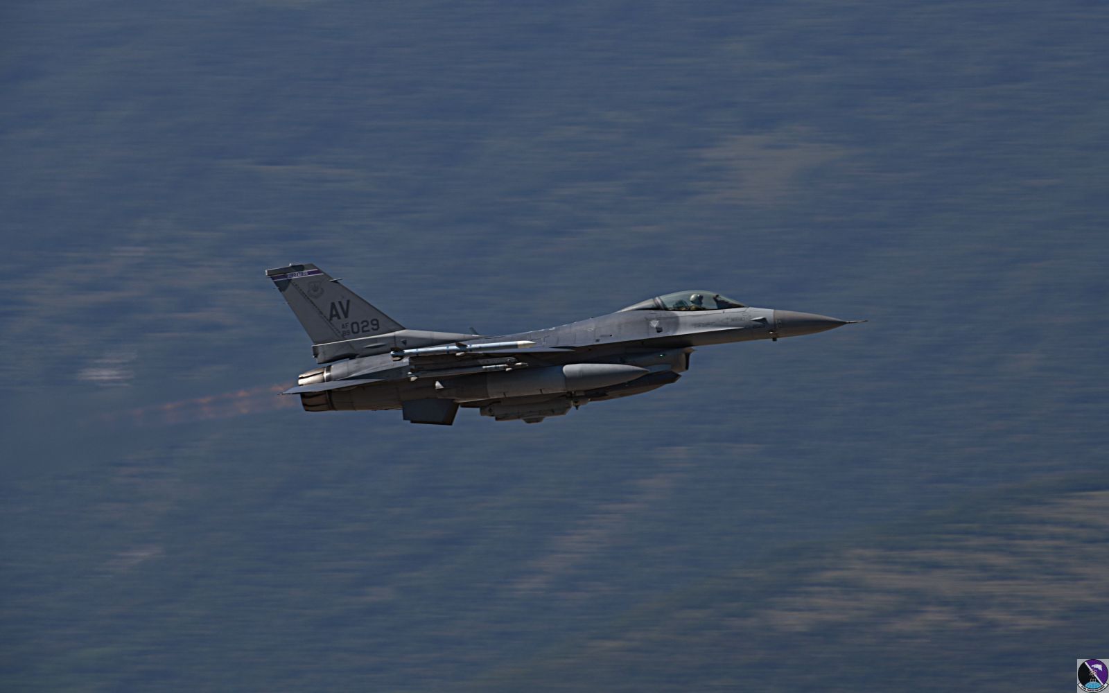 U.S Air Force F-16 Fighting Falcon Flies